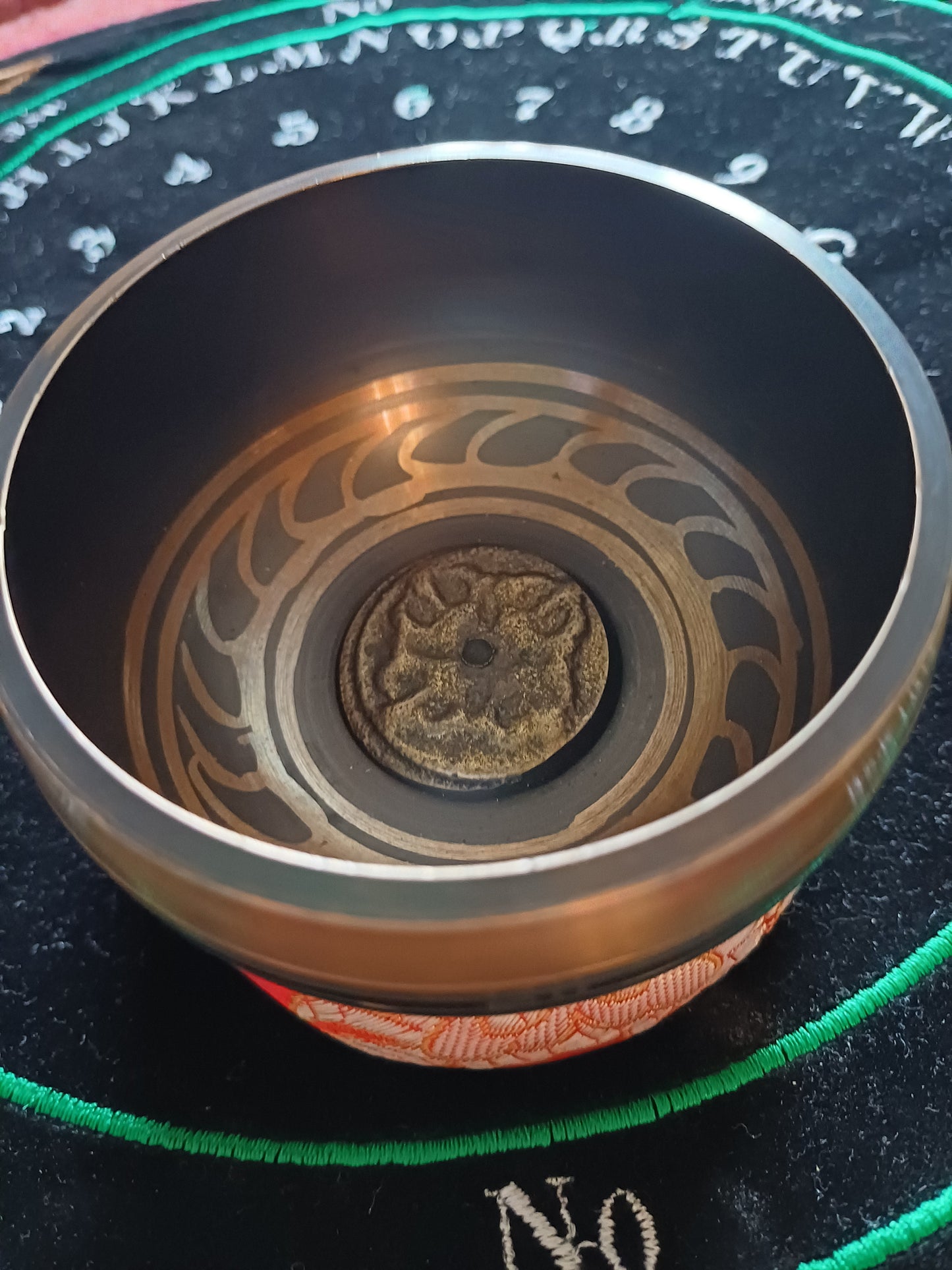 8cm Tibetan Singing Bowl with Cushion and Striker